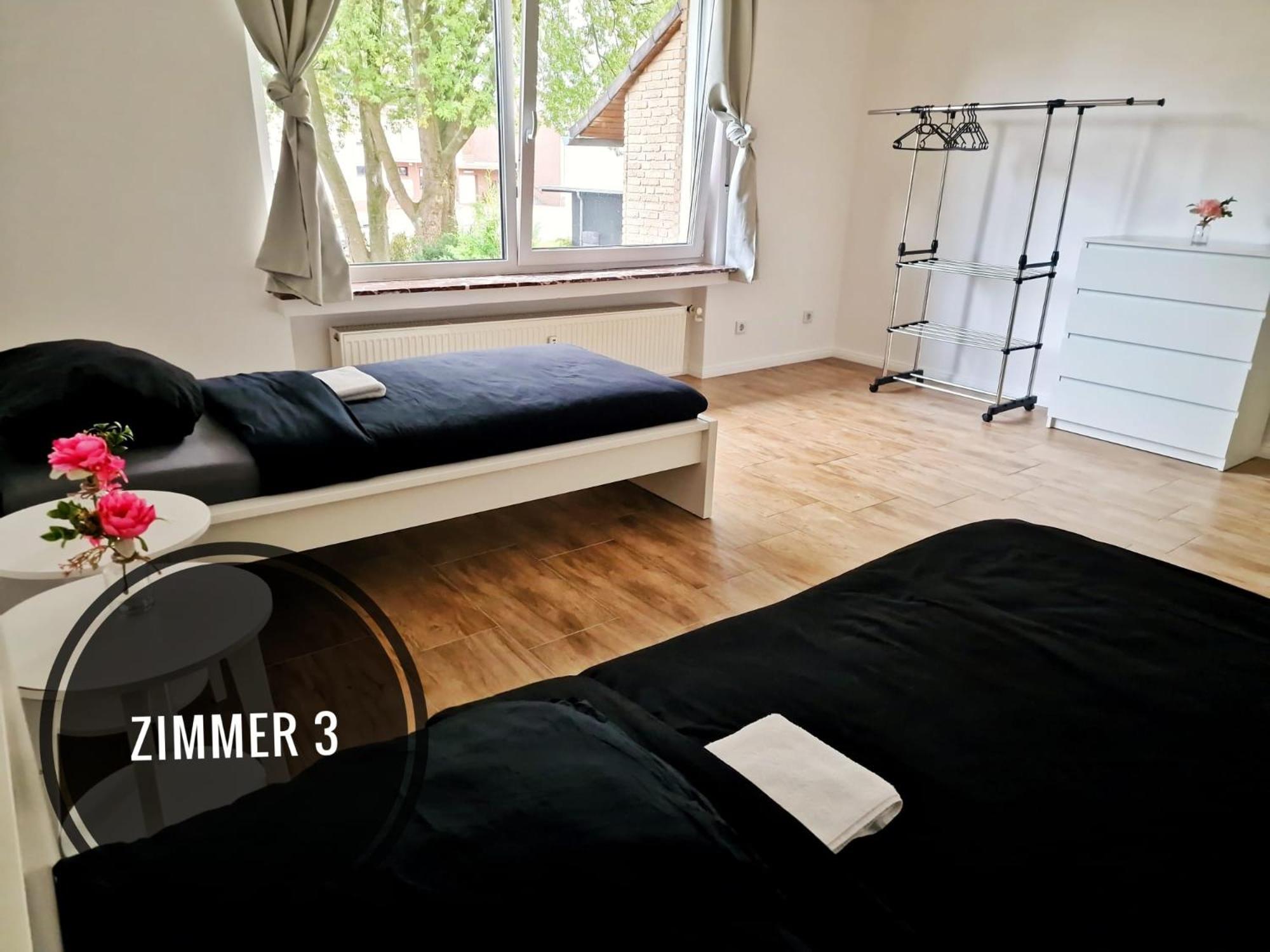 Appartement 4 Personen - Zimmer In Wohnung, Zentral, Ruhig, Modern ลุบเบคเคอ ภายนอก รูปภาพ